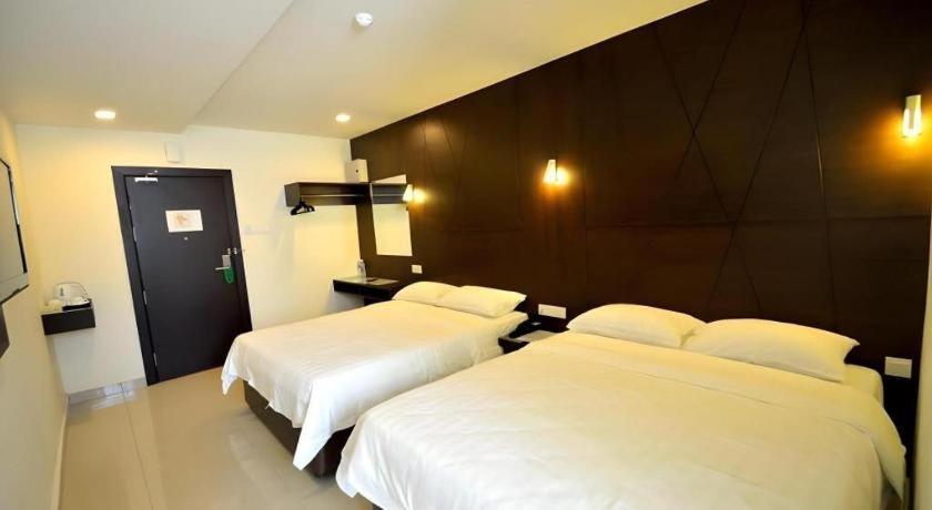 Cathay Hotel Kota Kinabalu Exterior foto